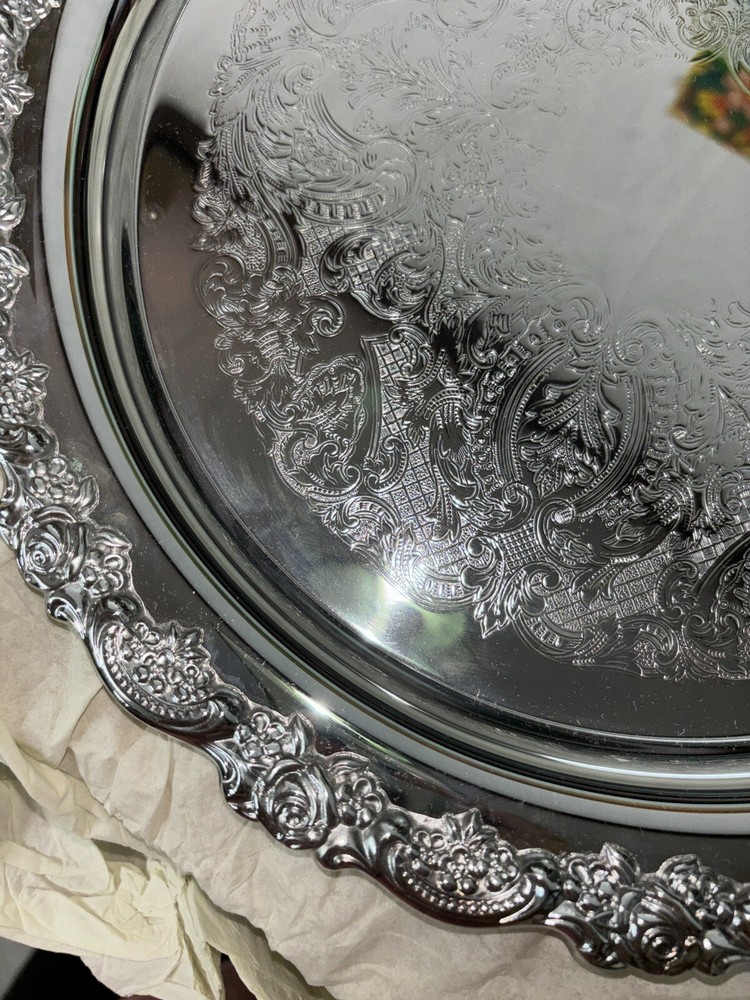 VINTAGE ONEIDA SILVERPLATE ROUND TRAY/ PLATTER 12 1/2” ROSE PATTERN