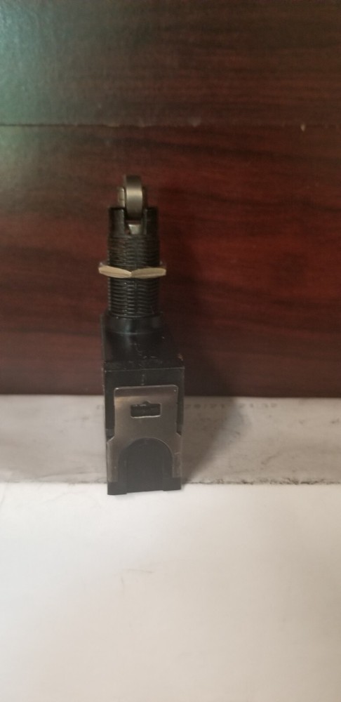AZBIL SL1-EX LIMIT SWITCH USED