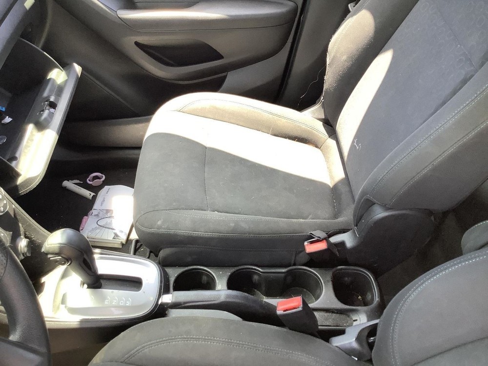 TRAX 2015 Glove Box 4692109