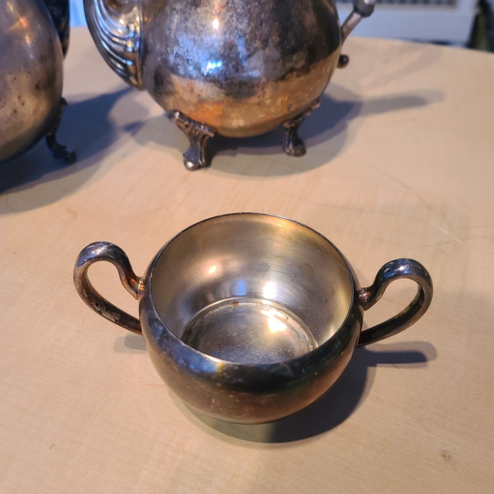 Sheridan Silverplate Tea Pot and Cups Set