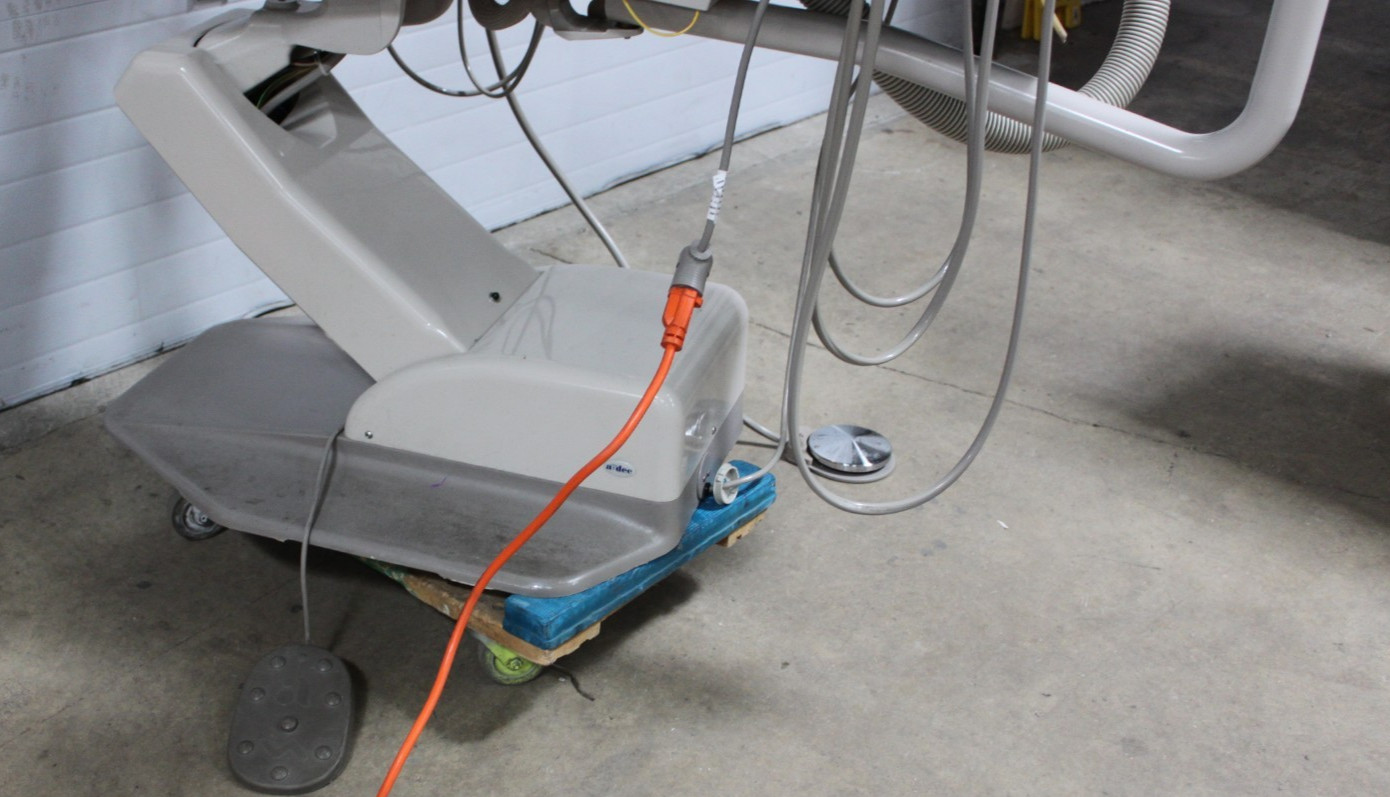 Adec Dental Patient Proma Exam Procedure Chair Unit & Light. Pls see the picture