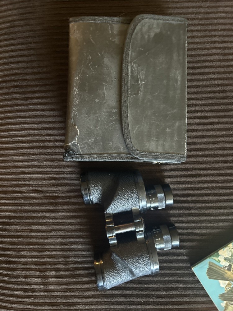 Universal Camera Corp Vintage 6 x 30 USMC Binoculars