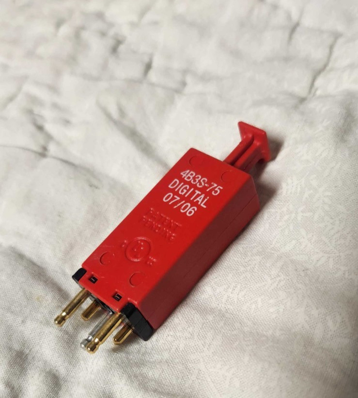 circa Surge Protector 5-Pin Solid State Modules Red 4b3s-75 digital