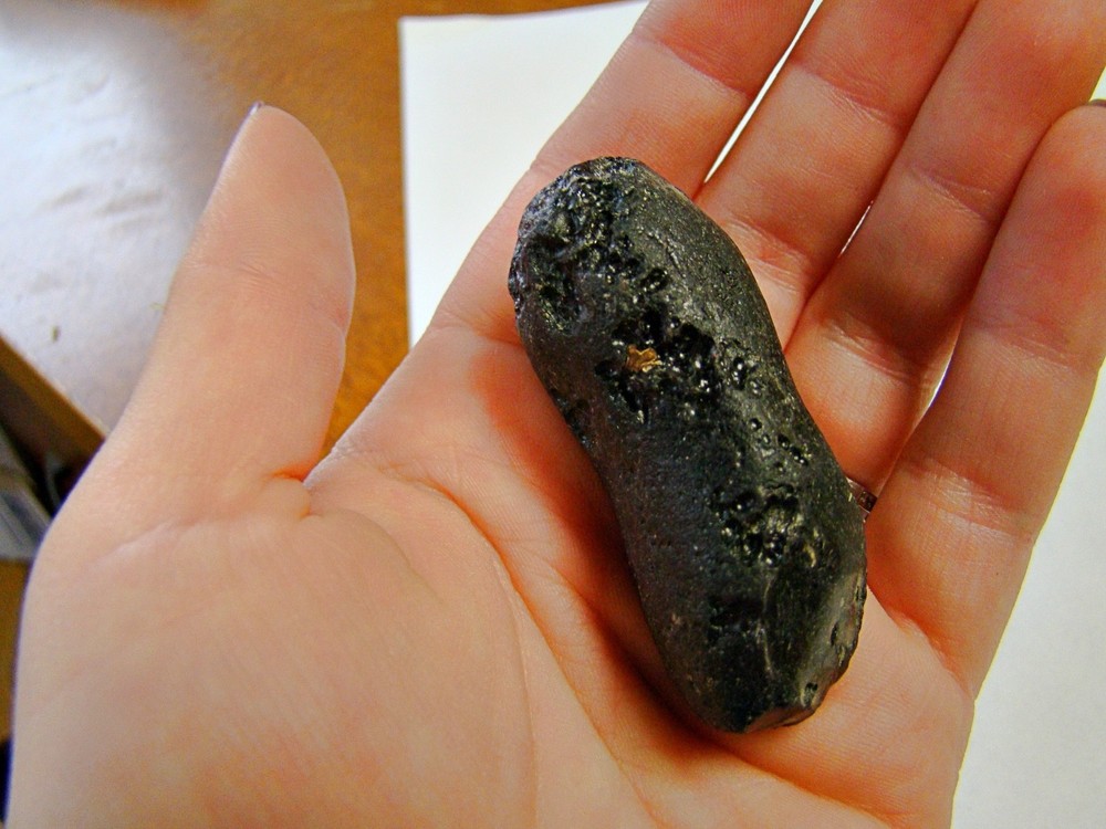 45MM TEKTITE METEORITE SPECIMEN