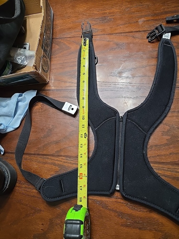 Bodypoint Large butterfly zippered chest support