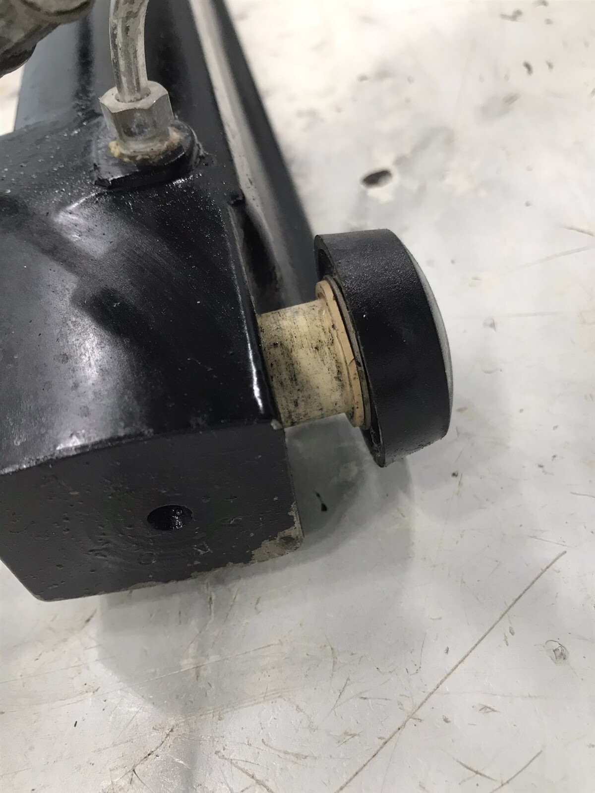 Mercury marine MerCruiser Alpha Bravo trim tilt lift hydraulic cylinders NO SALT