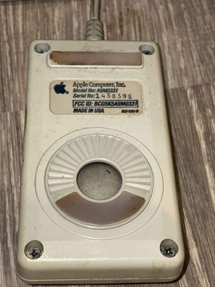 1987 Apple, Macintosh SE MODEL# M5011 computer with Keyboard and Mouse.