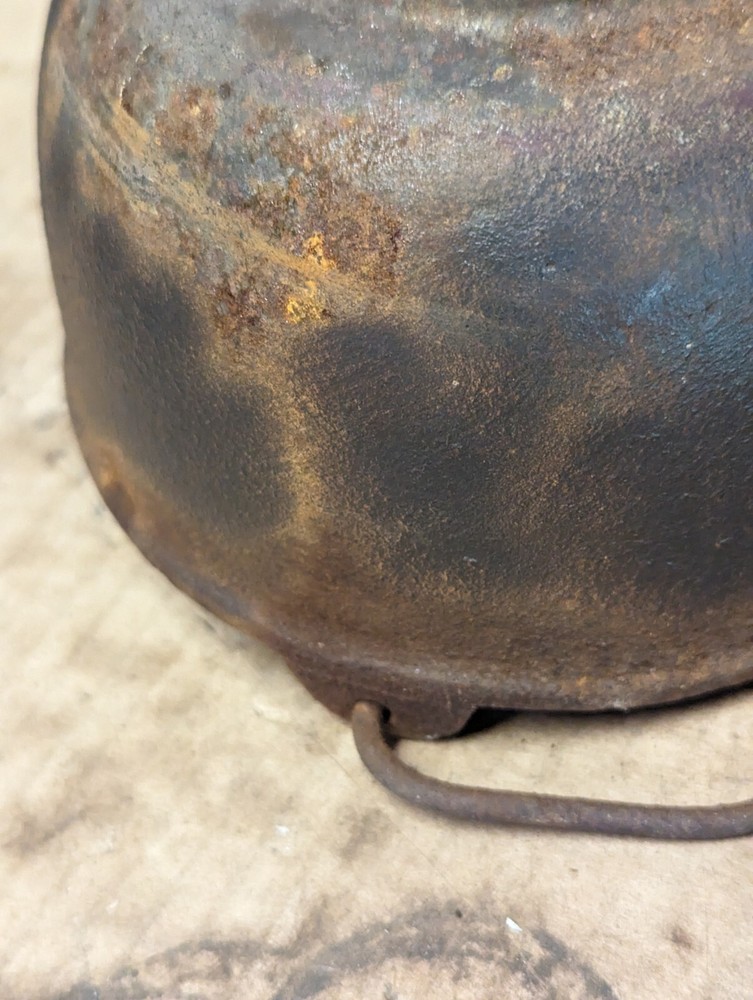 Cast Iron No.6 Blacksmith Melting Pot - Used