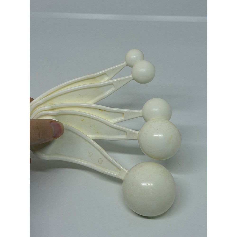 VTG Tupperware Measuring Spoon Set Cream White Plastic Kitchen Baking Tools 5pc