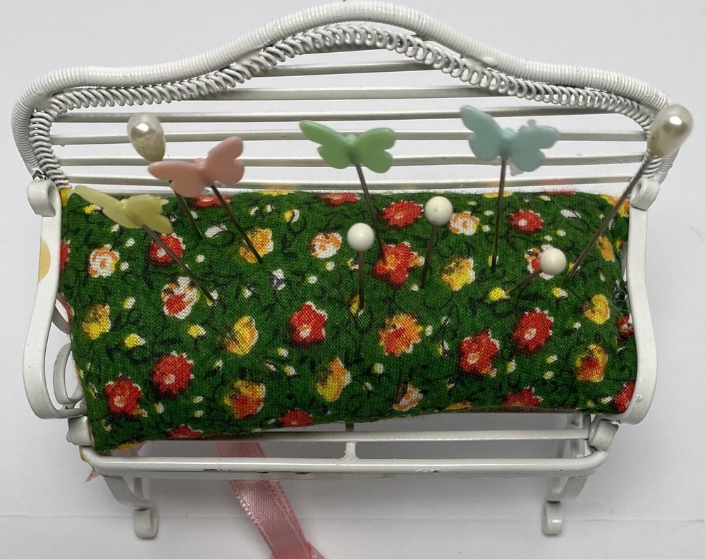 Pin cushion Bench Chair Notions 77