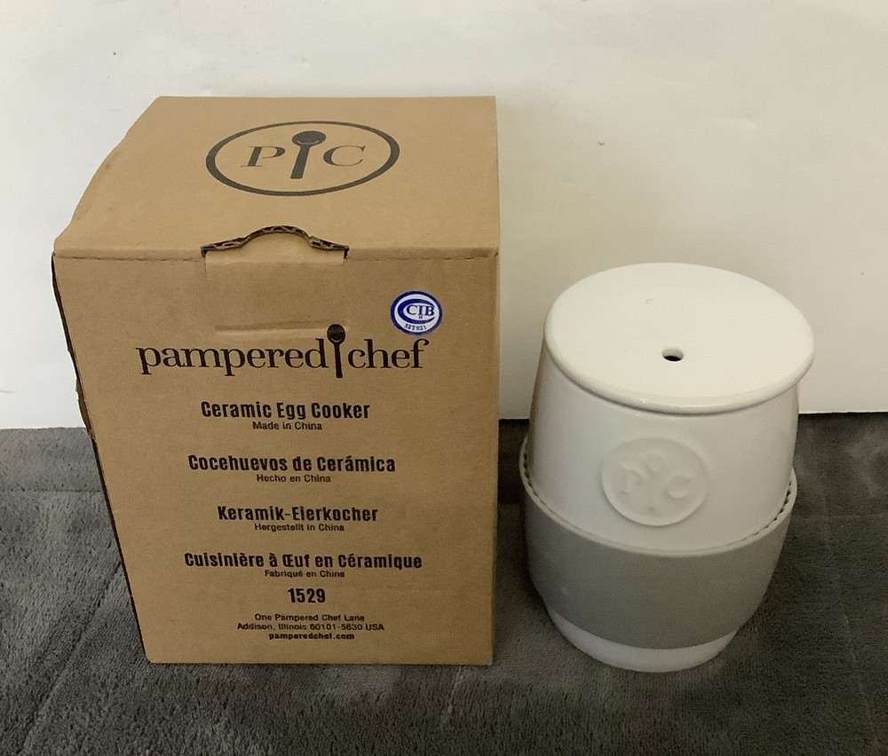 Pampered Chef Ceramic Egg Cooker #1529 White
