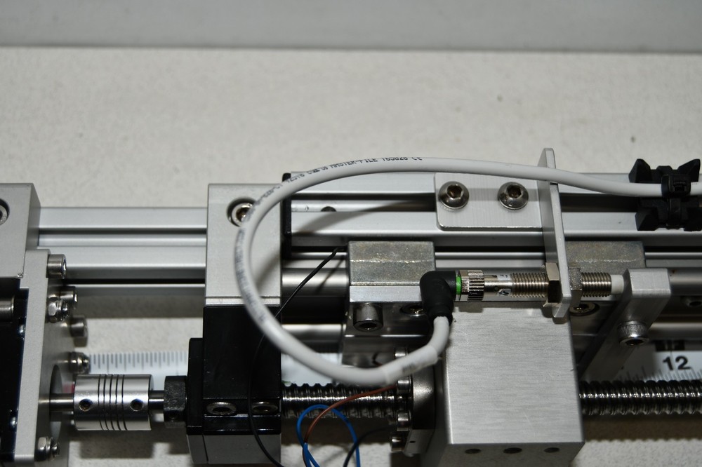 ^ Applied Motion Products STF10-IP Stepper Drive W/ Igus Linear Acutator / Guide