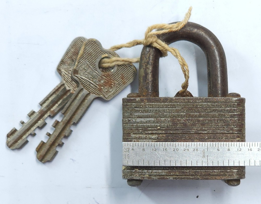 Locksport Lot, 3 padlocks, Master and Bison, 1 w/keys, Locksmith