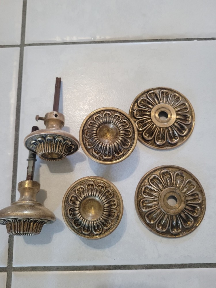 Vintage Antique Old SOLID Brass Doorknob Door Flower Knobs Plates Rosettes