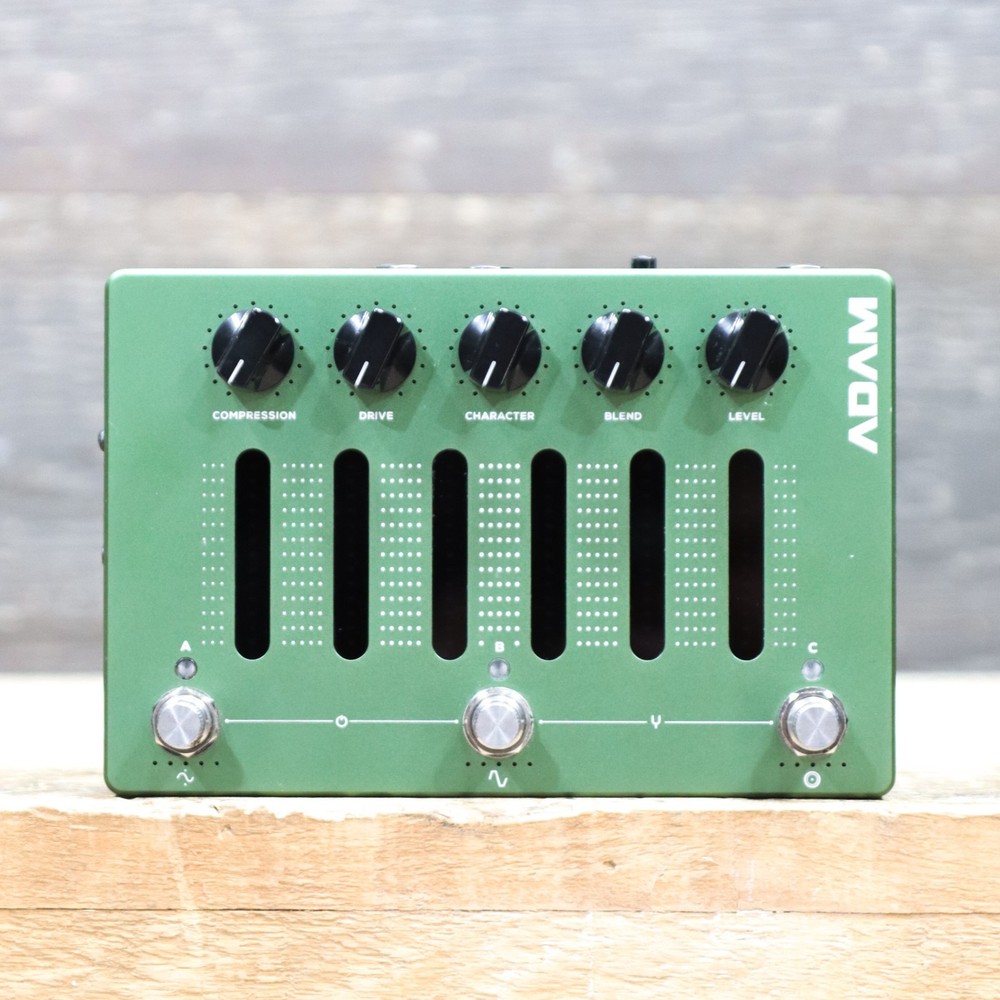 Darkglass Electronics Adam Aggressively Distorting Advanced Machine Bass Pedal