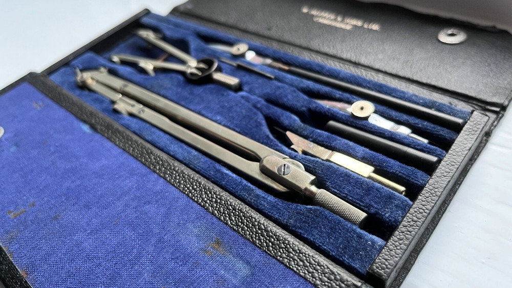 VINTAGE DRAUGHTSMAN TECHNICAL DRAWING COMPASS SET IN CASE ARCHITECT/ENGINEER