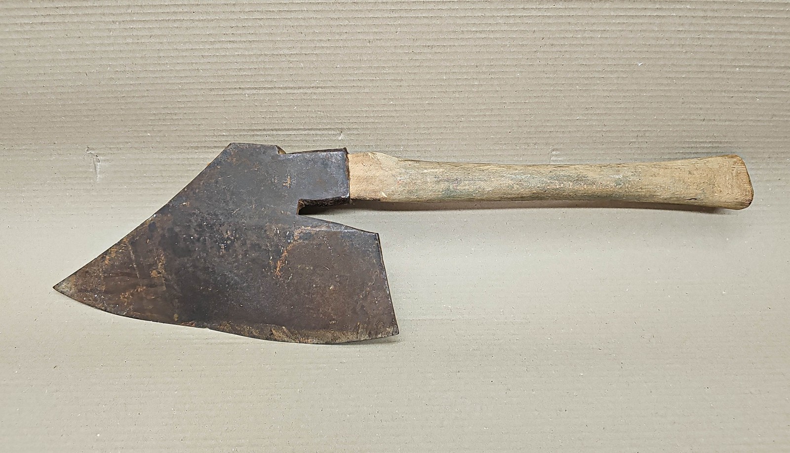 5,3 LBS ANTIC RARE GERMAN QUALITY FORGED AXE HEAD HATCHET