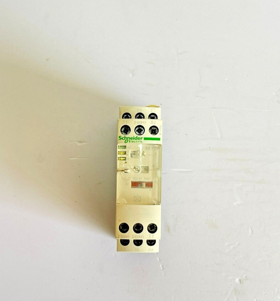 SCHNEIDER ELECTRIC RE7TP13BU ADJUSTABLE ON-DELAY TIMING RELAY
