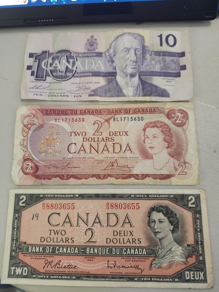 3 NOTES - 1954 1974 1989 Canada 2- $2, 1- $10 banknotes