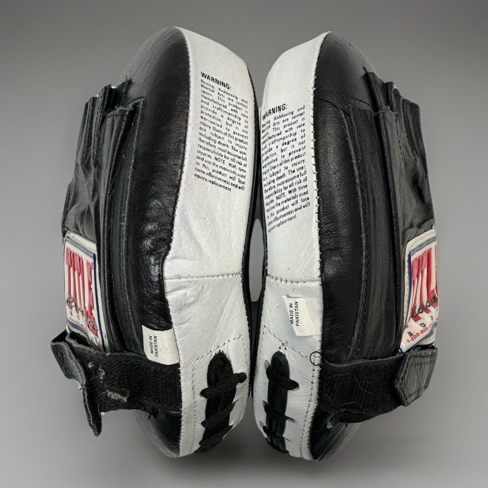 Title Boxing Classics Training Strike Pads Mitts Leather 9 Oz Per Pad