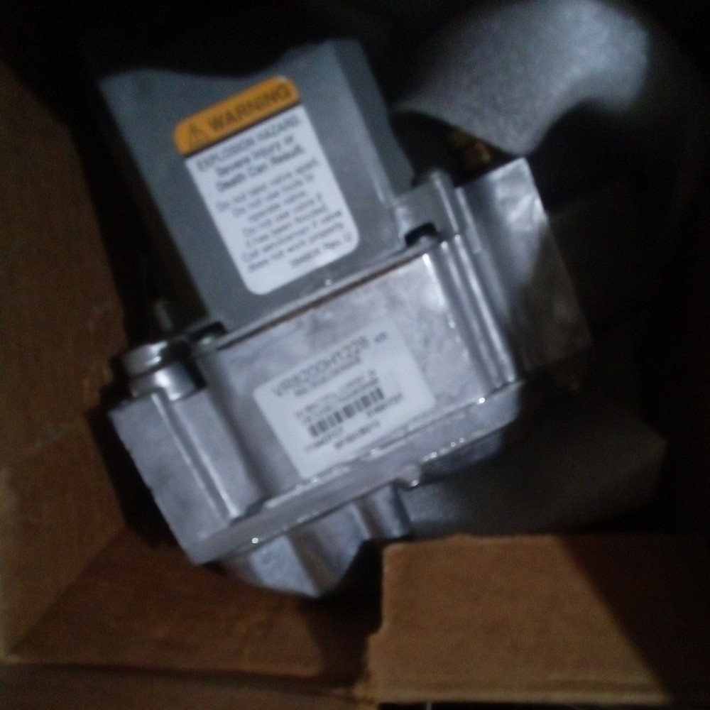 Carrier EF32CB212 Gas Valve