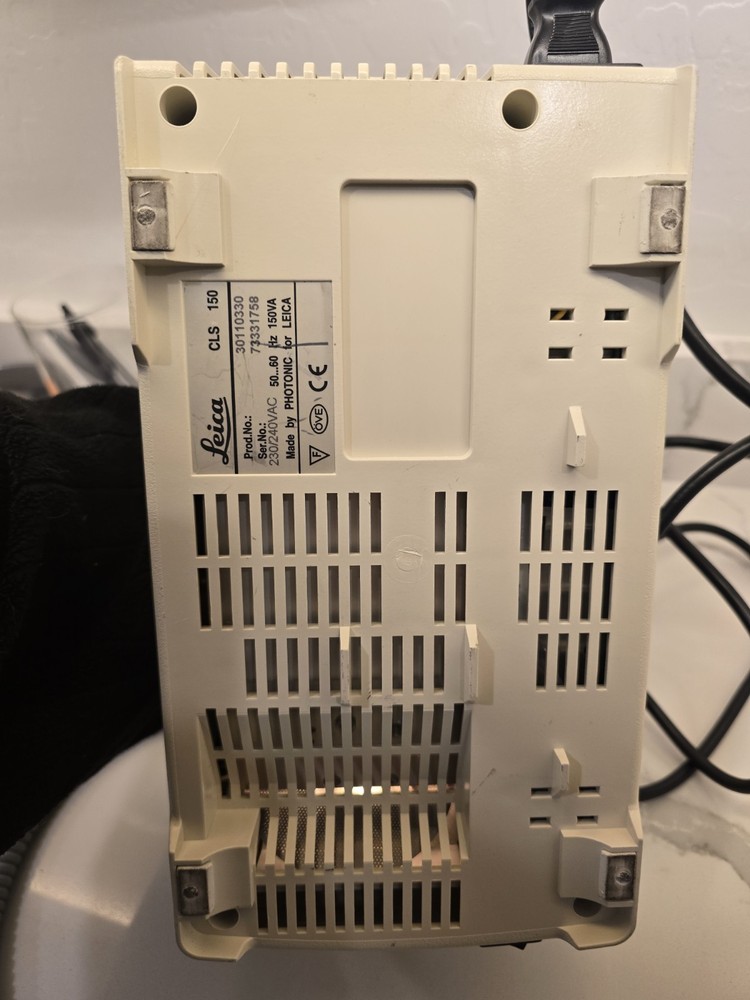 Leica CLS 150 Fiber Optic Ring Light Illuminator Light Source Tested Working