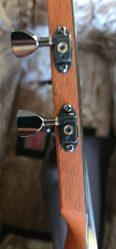 Kanile'a KSR T Tenor Ukulele Solid Koa Gloss with Case