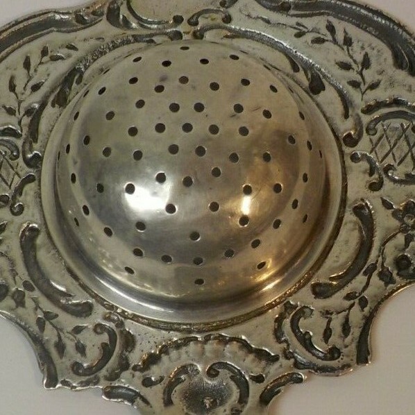 Continental .800 Silver Tea Strainer, Repousse Design, c. 1900, 58 grams