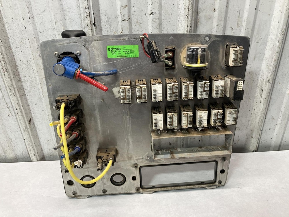 Freightliner CORONADO GAUGE AND SWITCH Dash Panel - Used