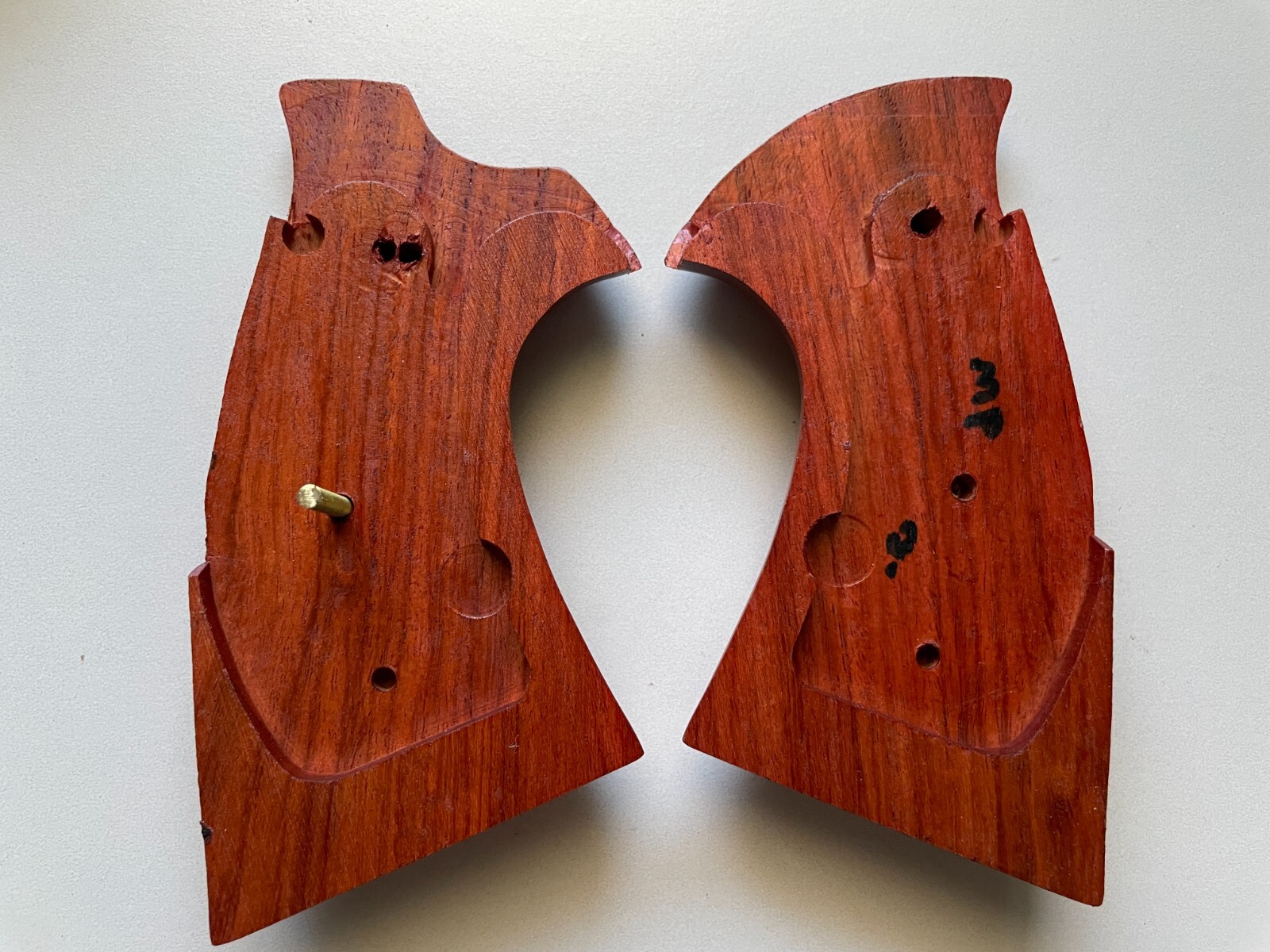 New Checker Wood Decorative Grips for S&W, K/L ROUND BUTT 686; pattern03