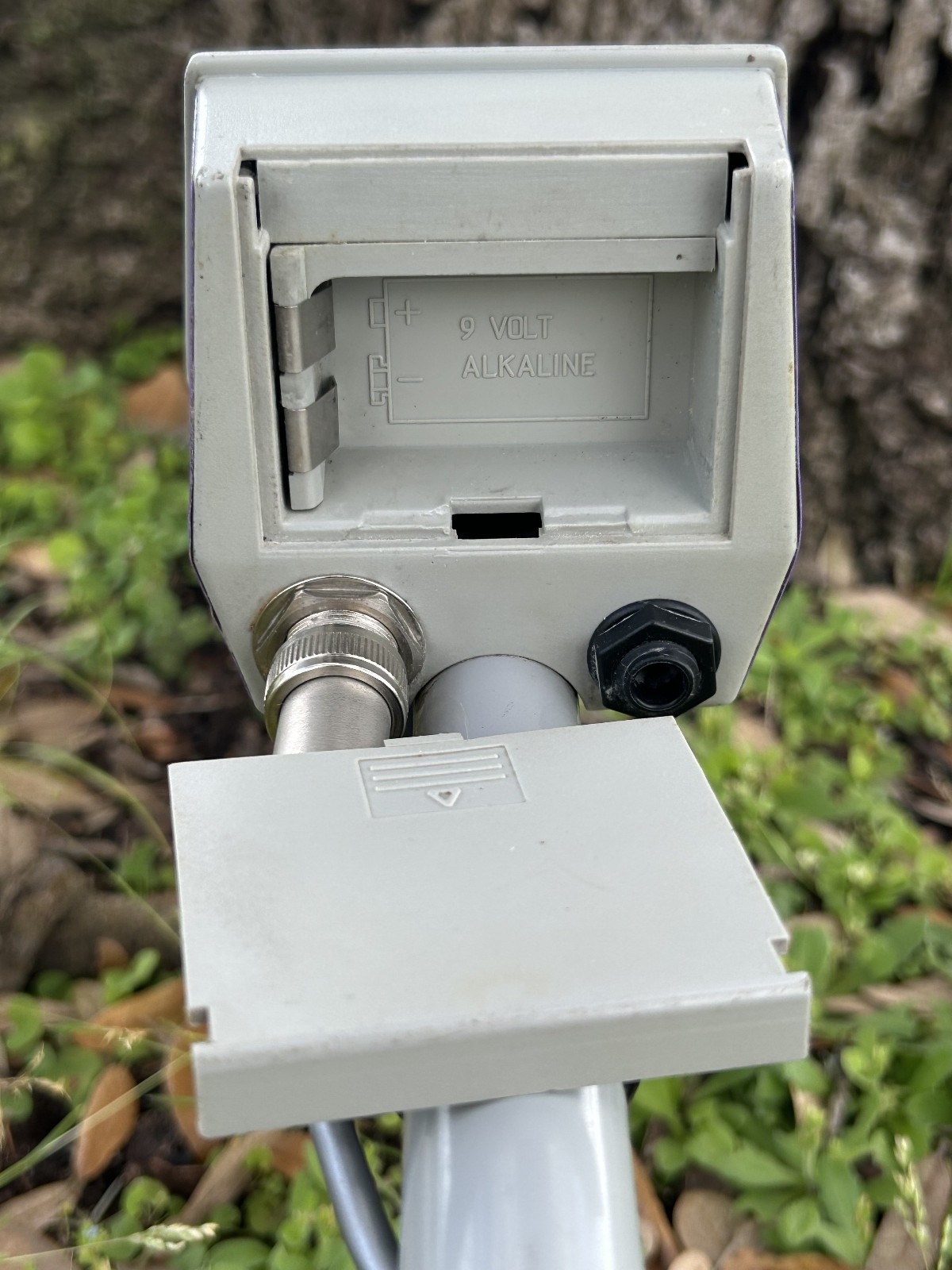 Tesoro VAQUERO Metal Detector w/ 11x8" Coil, Cover, New Battery, Manual - Nice!