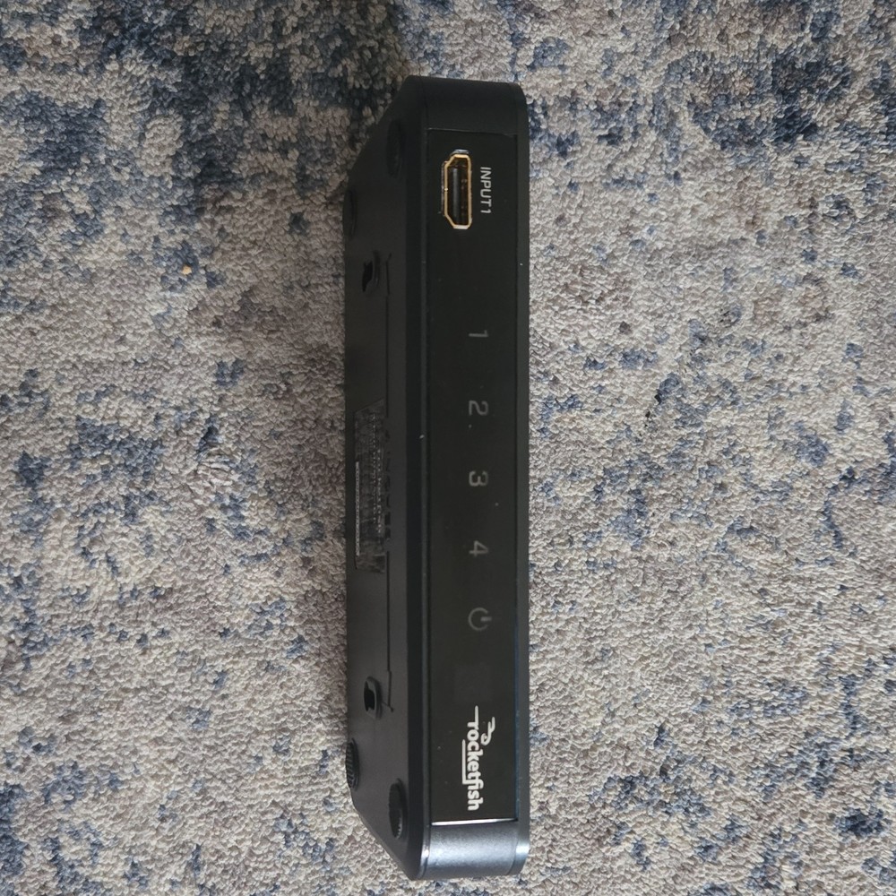 Rocketfish HDMI Splitter 1 Input 4 Output 4-Way HDMI