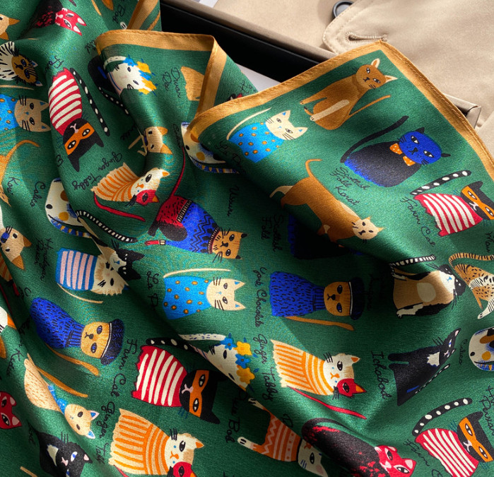 100% Mulberry Silk 20 "Square Scarf Women Neckerchief Wrap Cartoon Cat Green