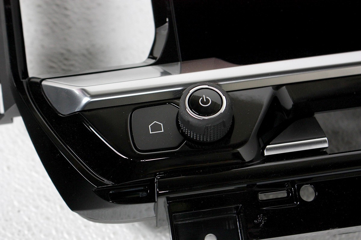 86825017 OEM Info Screen For Chevy Silverado 1500