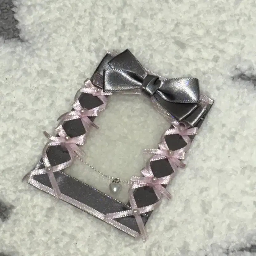 Ribbon Toploader Card Holder - Lightly Used