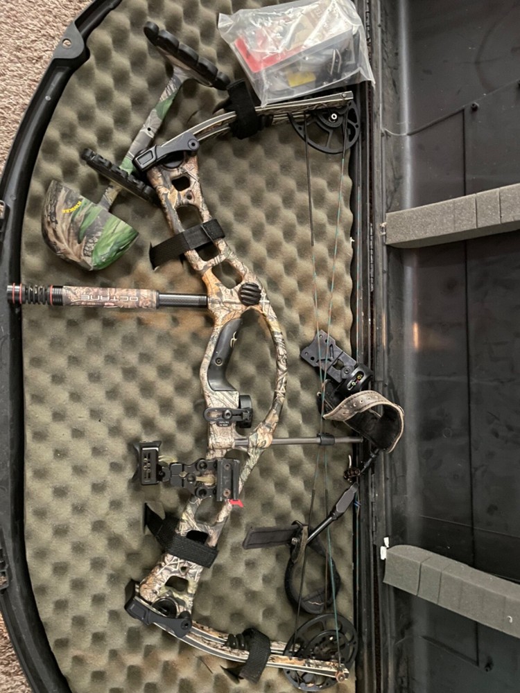 hoyt compound bow right hand used