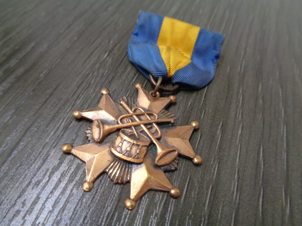 Vintage Bugle Roster Medal DISTINGUISHED