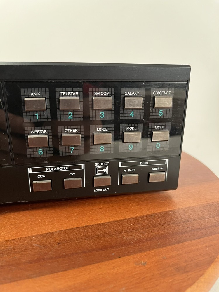 Sumitronics NS-6000 Satellite Locator. Vector Trak