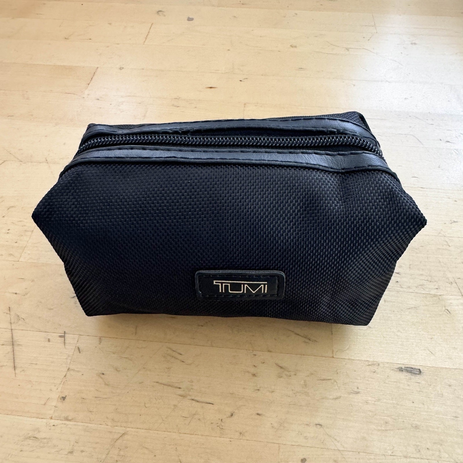 Tumi x Delta Small Black Toiletry Makeup Amenity Travel Bag Dopp Empty