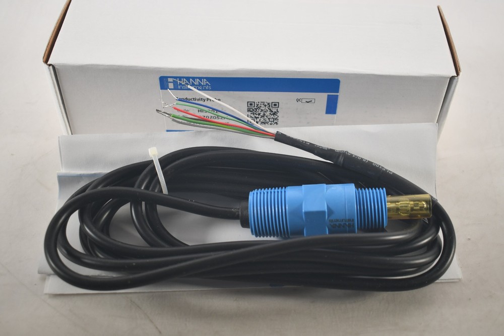 NEW Hanna Instruments HI3001 Flow-Thru 4-Ring Process Controller Conductivity Pr
