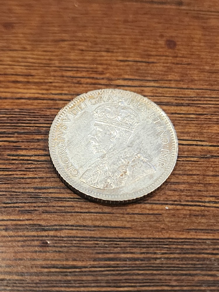 1929 Canada 10 Cents Silver Coin