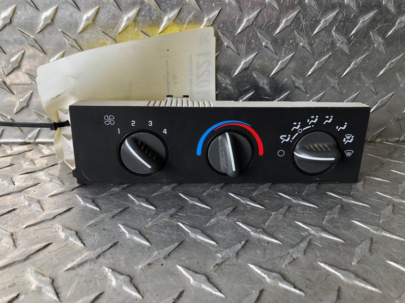 2003 Chevrolet C4500 Climate Control (718-10221)