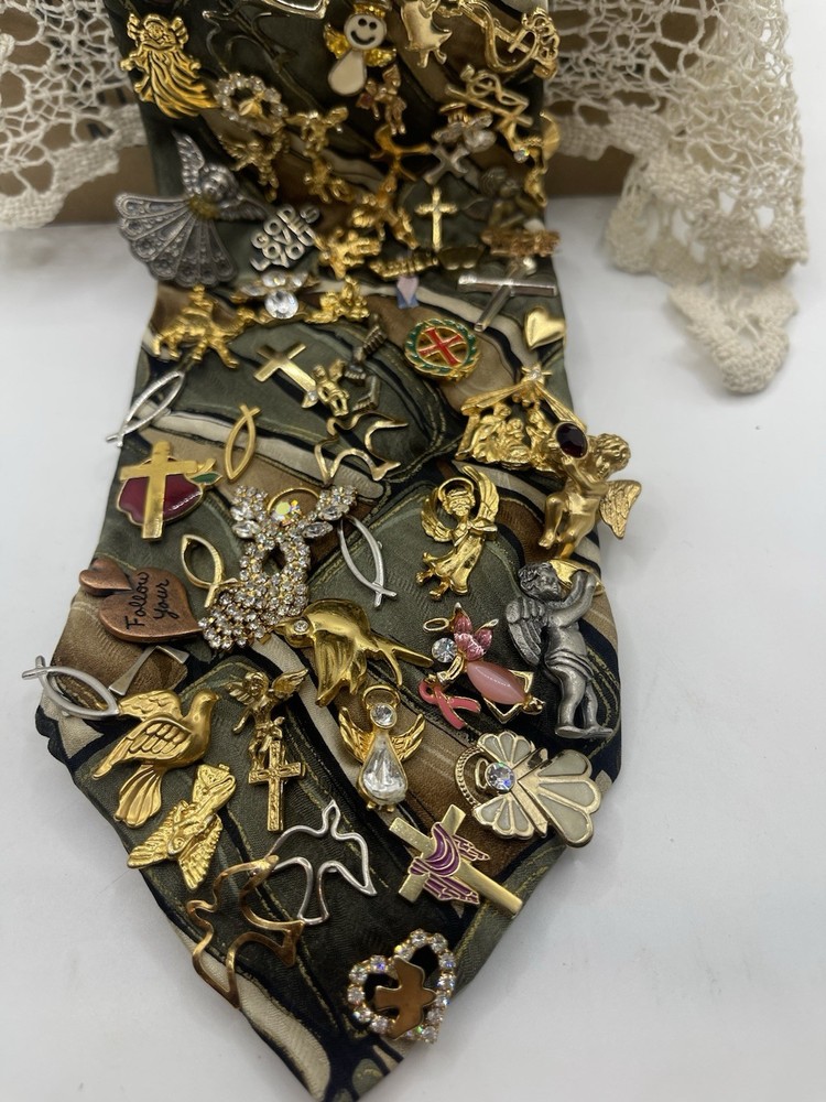 Lot Of Religious Pins.