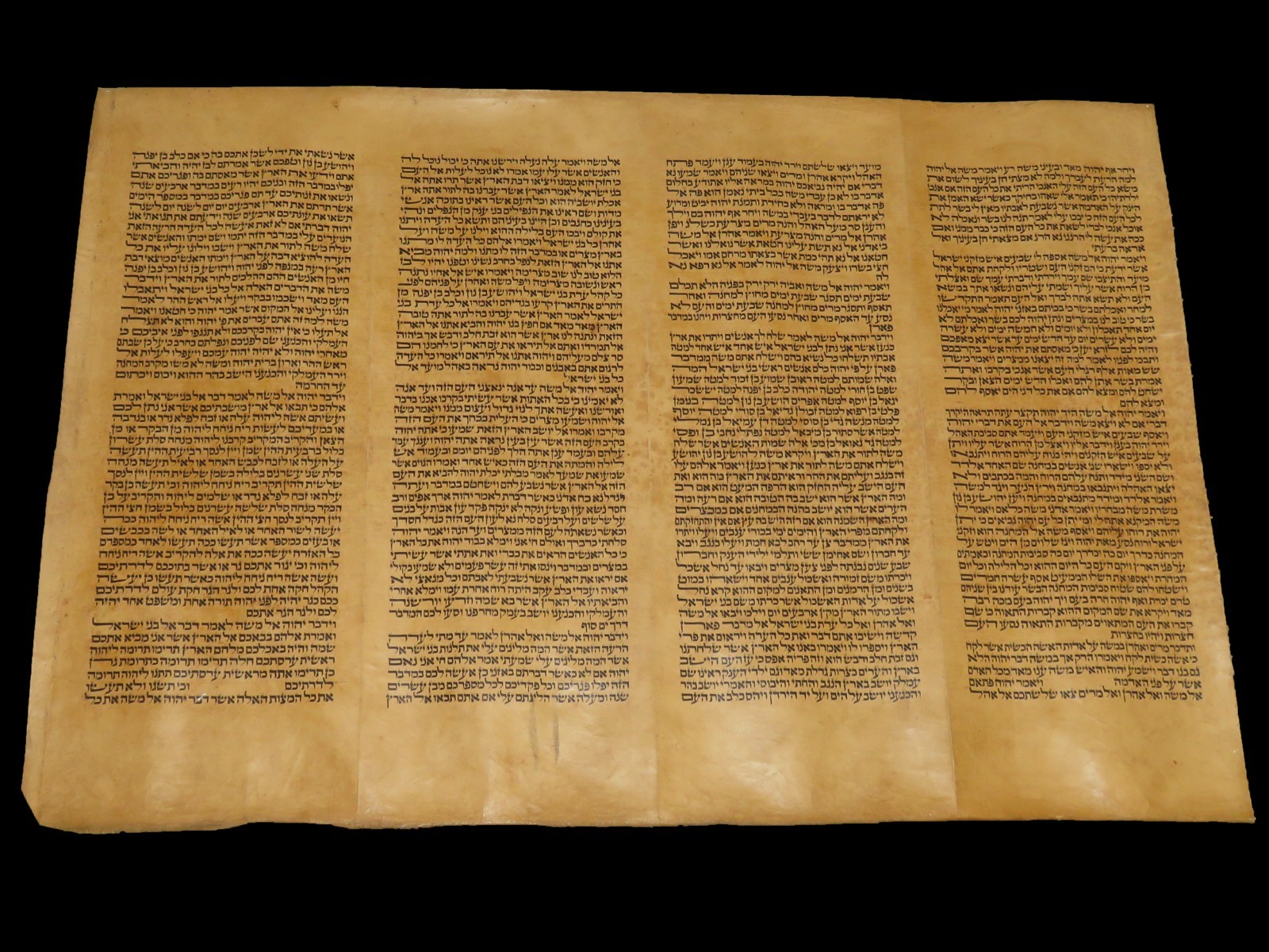 LARGE RARE TORAH BIBLE MANUSCRIPT VELLUM LEAF 150-200 YRS OLD FROM ITALY