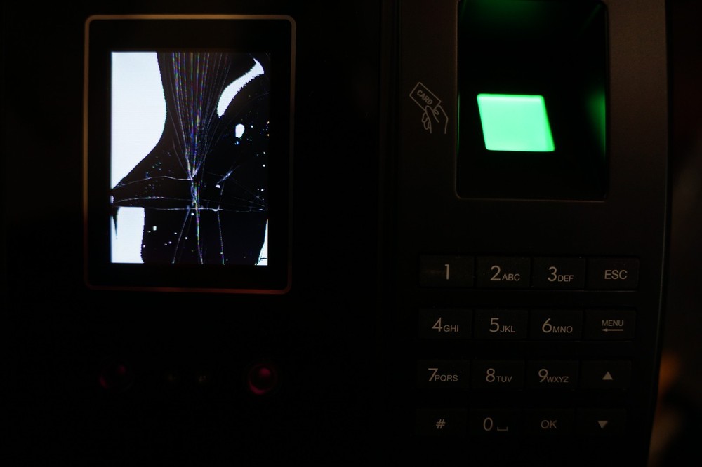 Time Clock, Face, Card & Fingerprint Attendance Machine Damaged Screen Untested