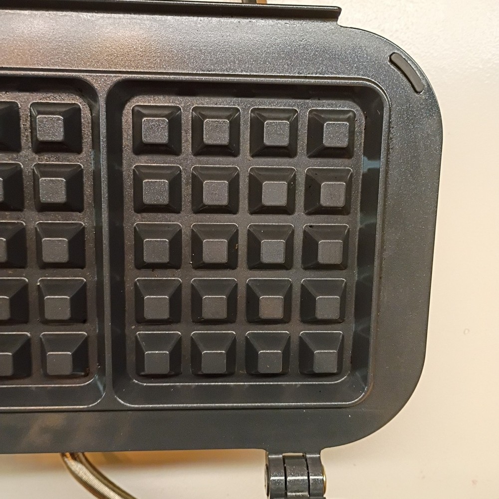 Calphalon Precision Control Waffle Maker CKCLWF3 Tested & Very Clean
