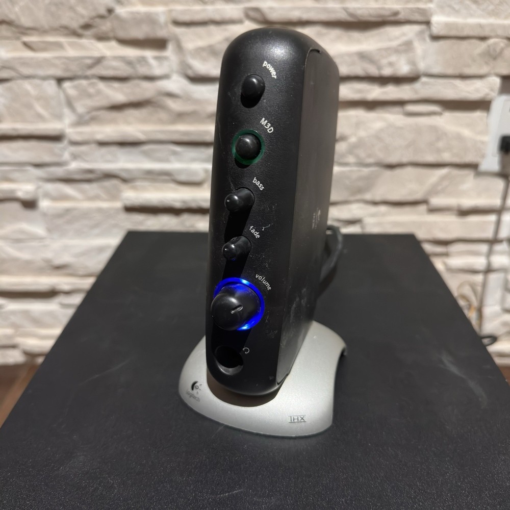 Logitech Z-560 Surround Sound System 5.1 THX Certified