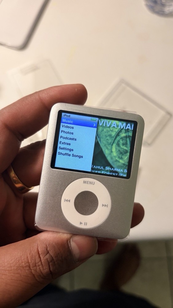 ipod nano 3rd generation 8gb