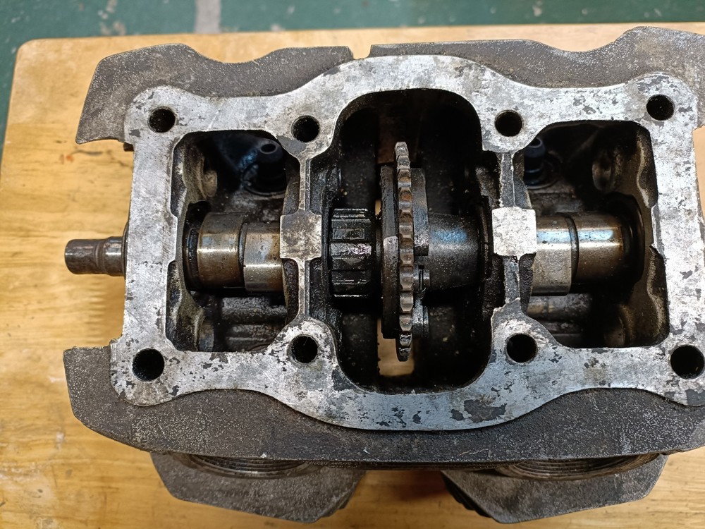 Honda C77 Cylinder Head