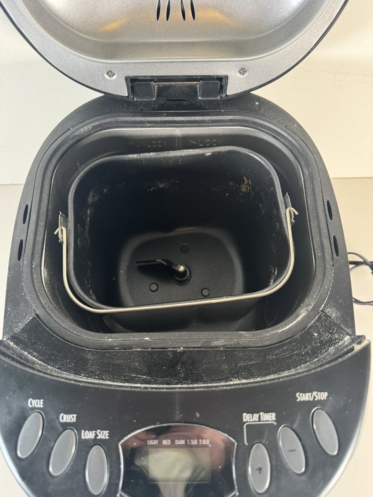 Hamilton Beach 29882 BM07 2 Lb HomeBaker Bread Maker Black EUC